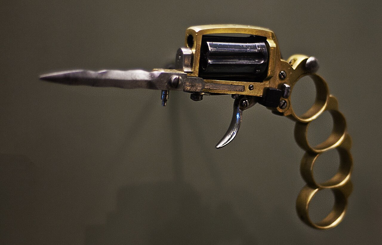 Apache revolver Technical Specifications and Dimensions