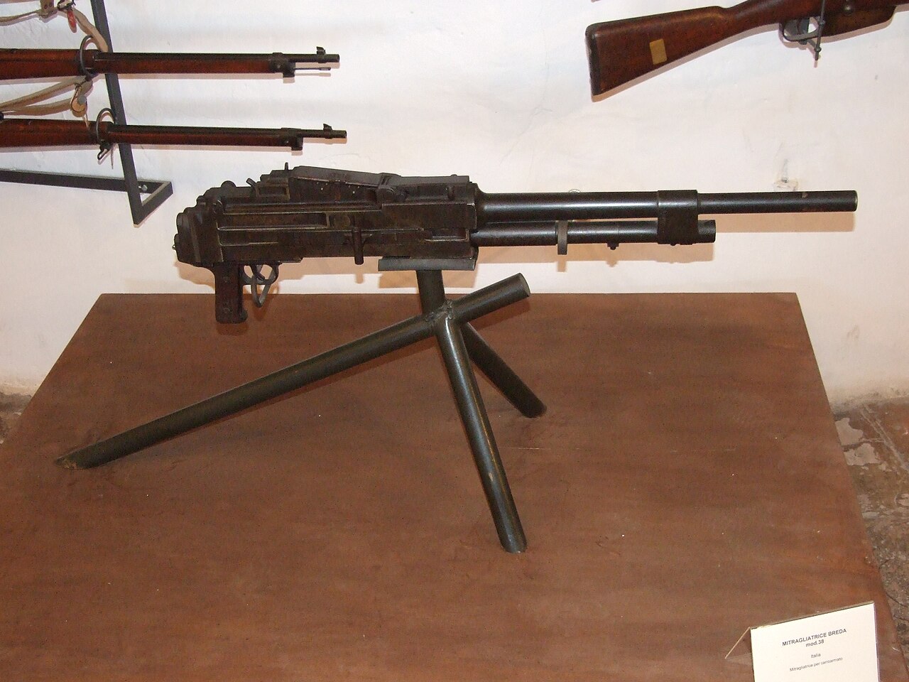 Breda 38 Technical Specifications and Dimensions